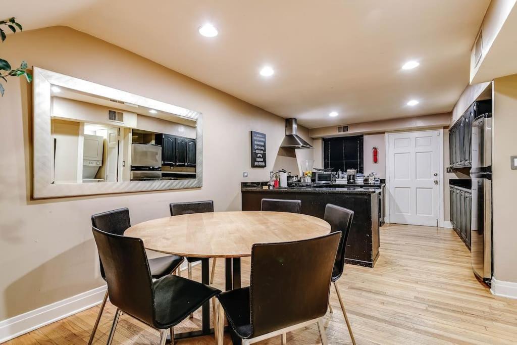 Appartamento Brownstone In Gold Coast Chicago Esterno foto